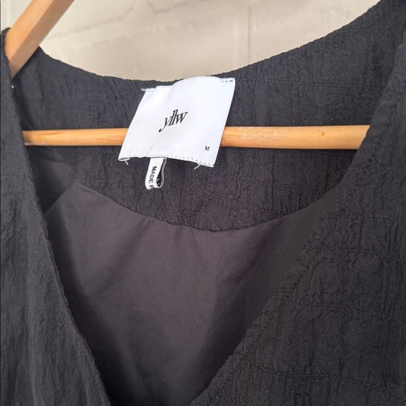 YLLW Tatum Bubble Tie Vest Black textured medium lined - Picture 2 of 5